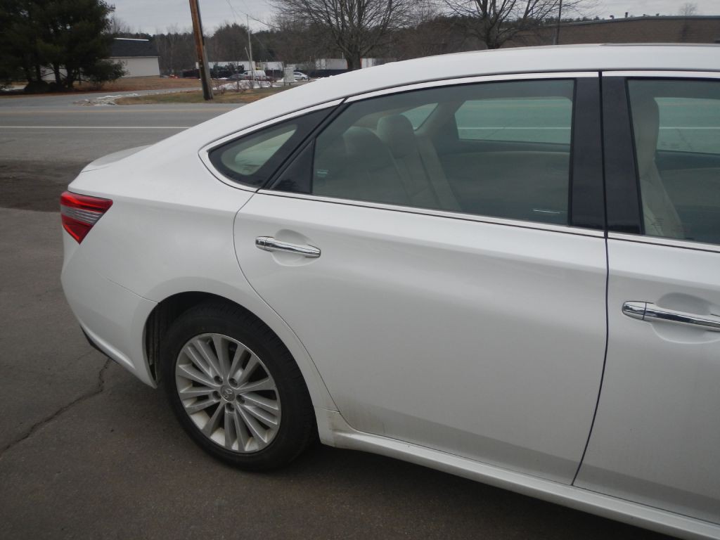 2015 Toyota Avalon Image 10