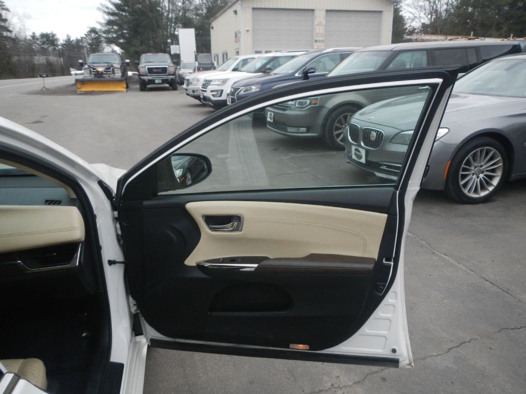 2015 Toyota Avalon Image 14