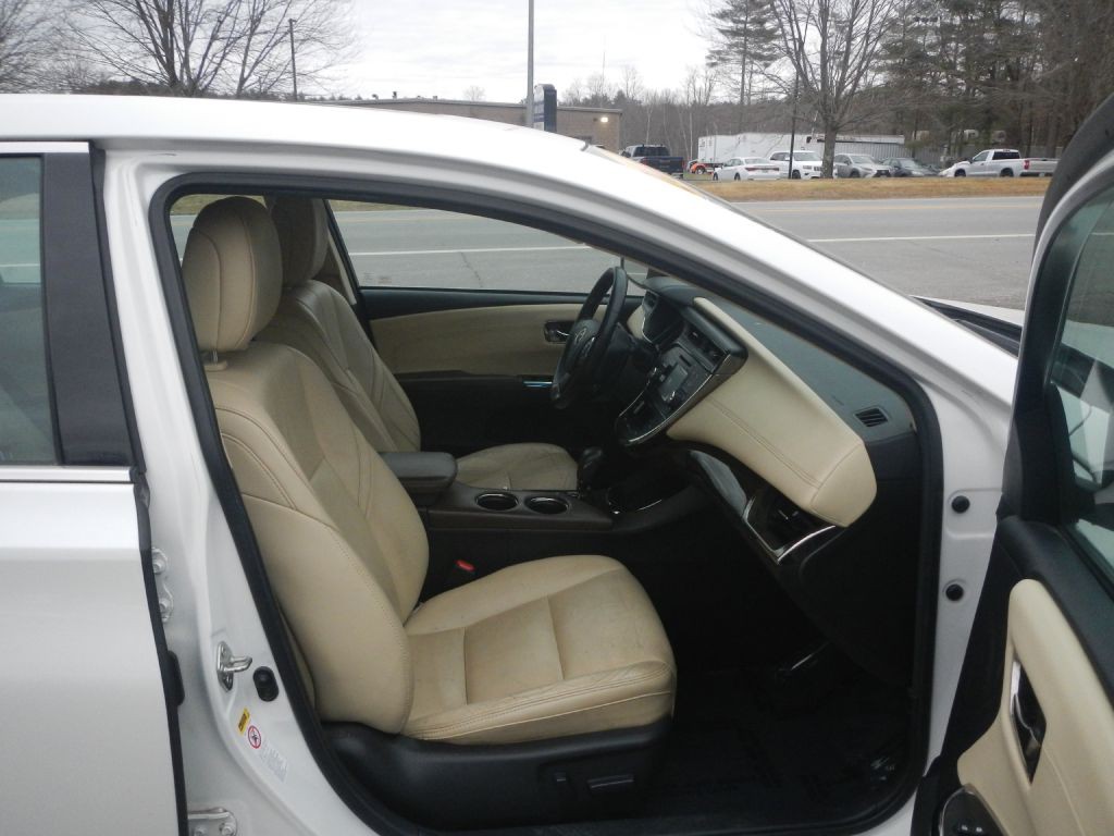2015 Toyota Avalon Image 15
