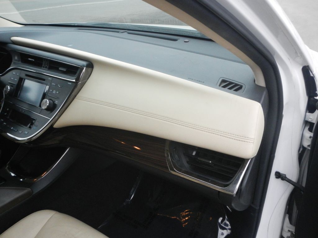 2015 Toyota Avalon Image 20