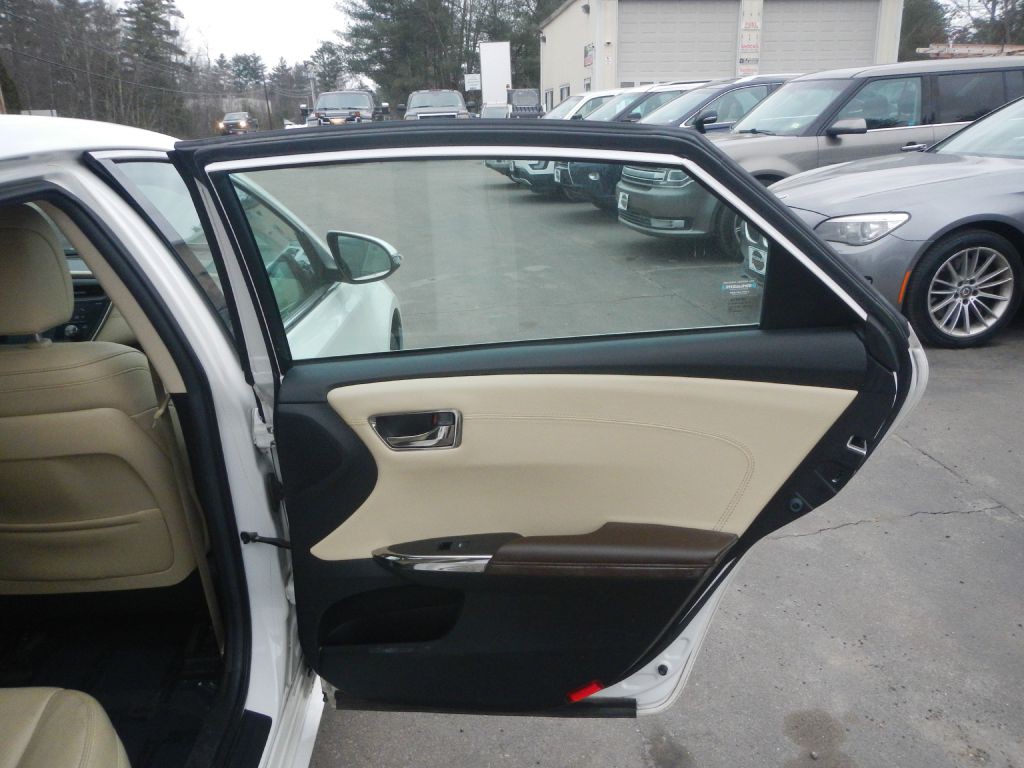 2015 Toyota Avalon Image 22