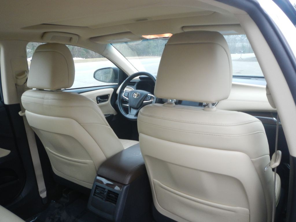 2015 Toyota Avalon Image 24