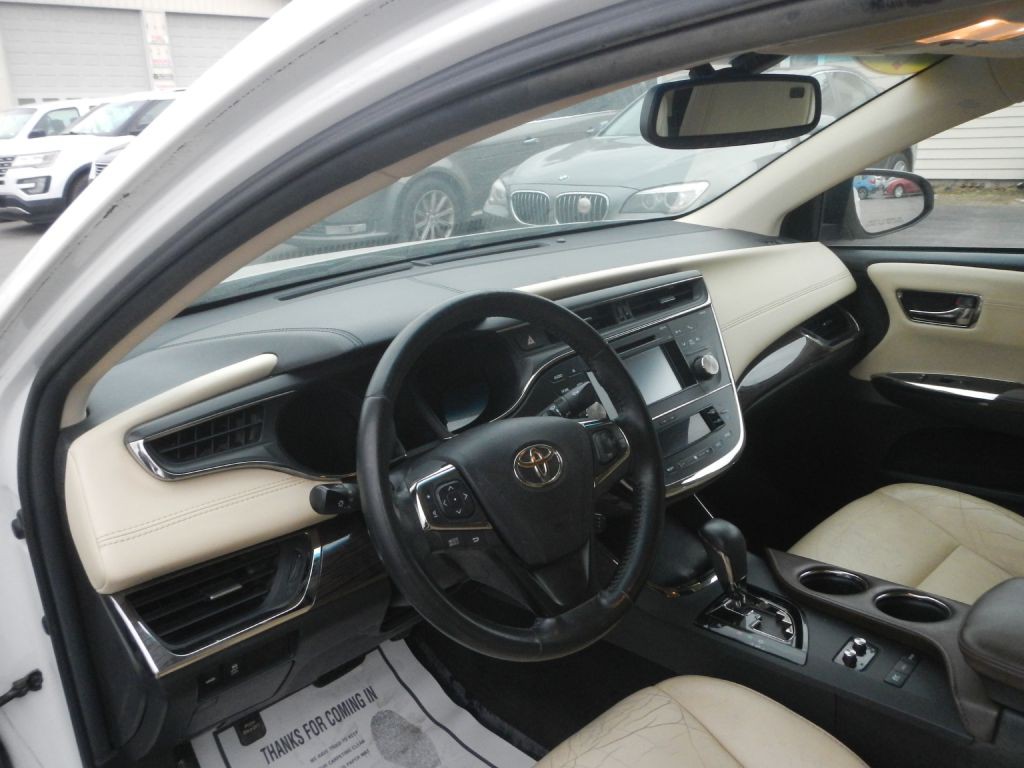 2015 Toyota Avalon Image 45