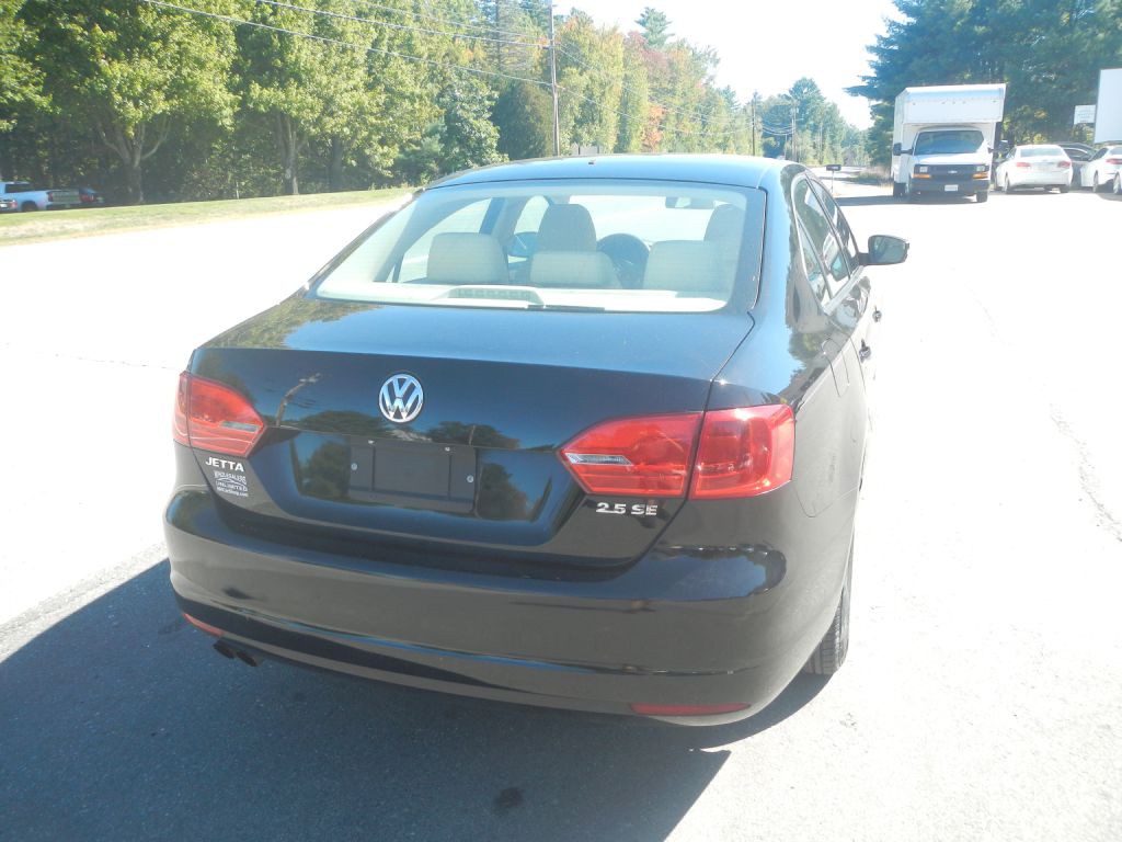 2011 Volkswagen Jetta Image 6