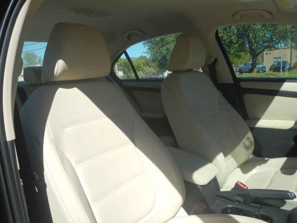 2011 Volkswagen Jetta Image 14
