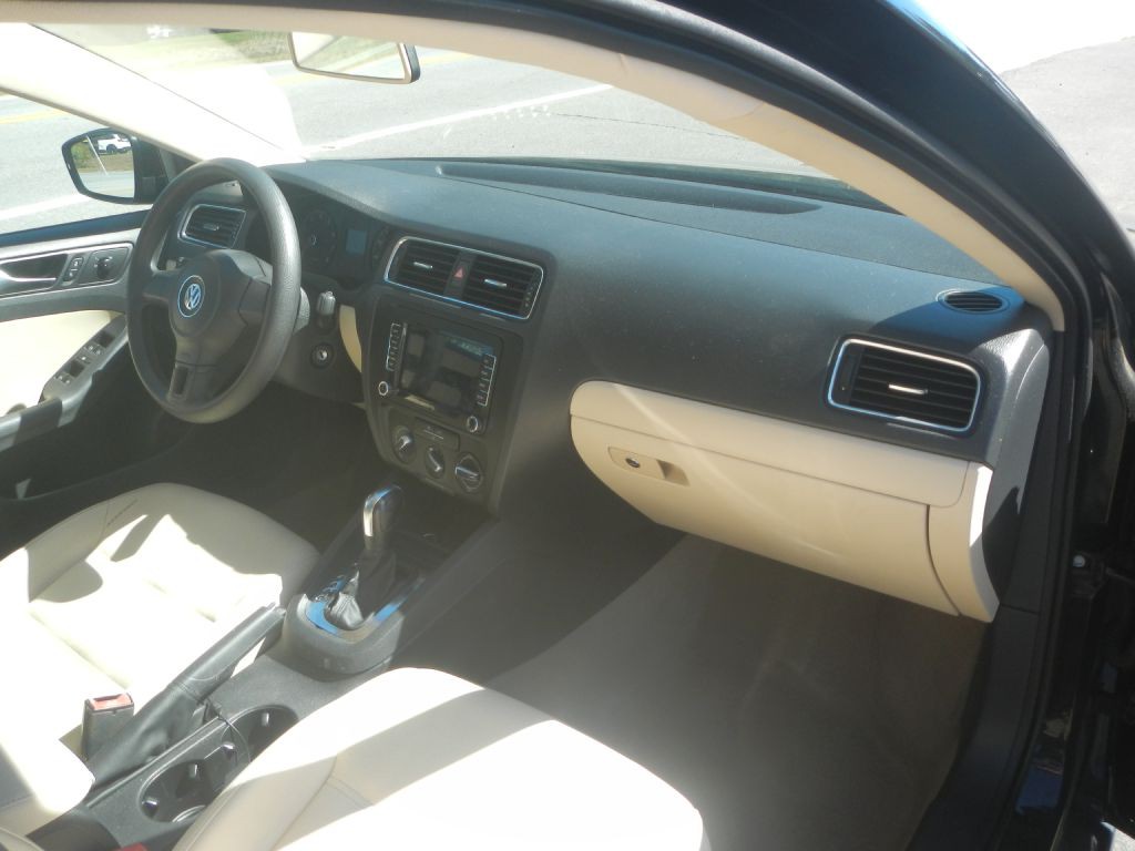 2011 Volkswagen Jetta Image 15