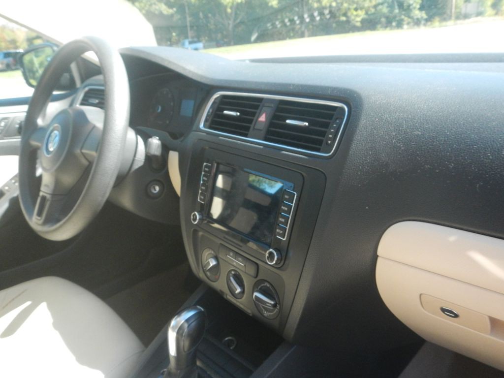 2011 Volkswagen Jetta Image 17