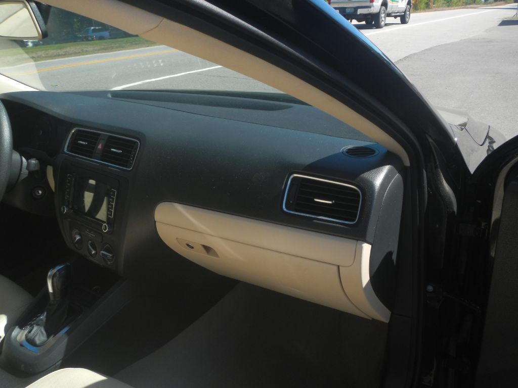 2011 Volkswagen Jetta Image 19