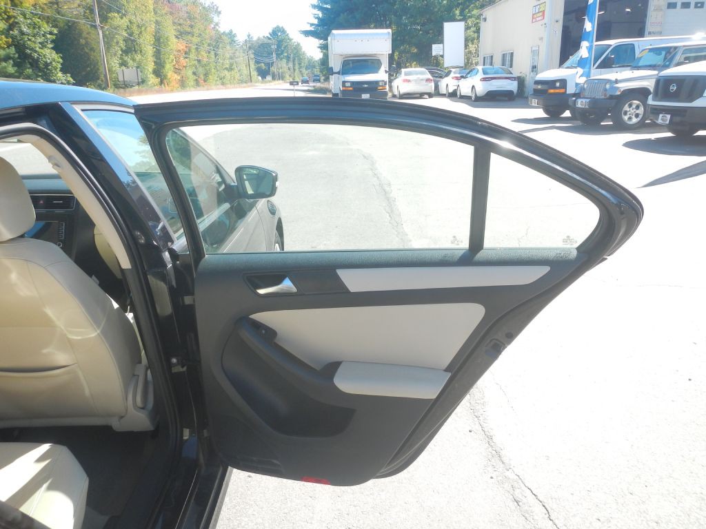 2011 Volkswagen Jetta Image 20