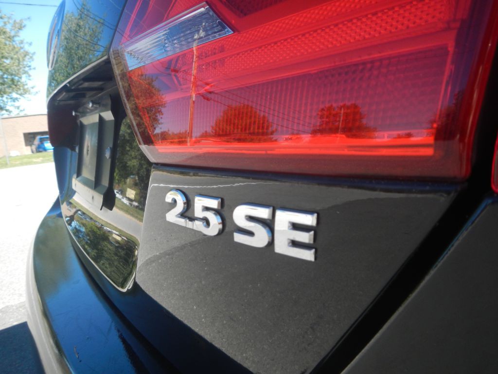 2011 Volkswagen Jetta Image 25
