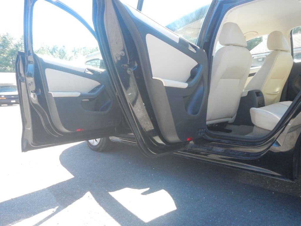 2011 Volkswagen Jetta Image 31