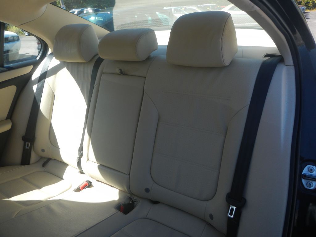 2011 Volkswagen Jetta Image 34