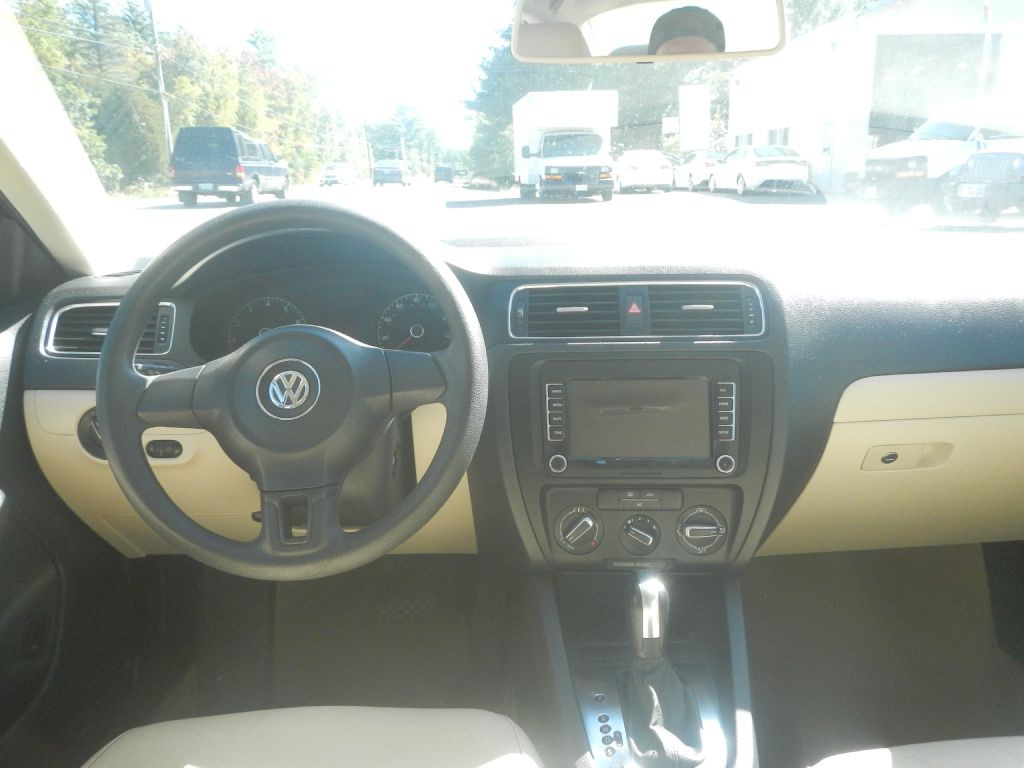 2011 Volkswagen Jetta Image 36
