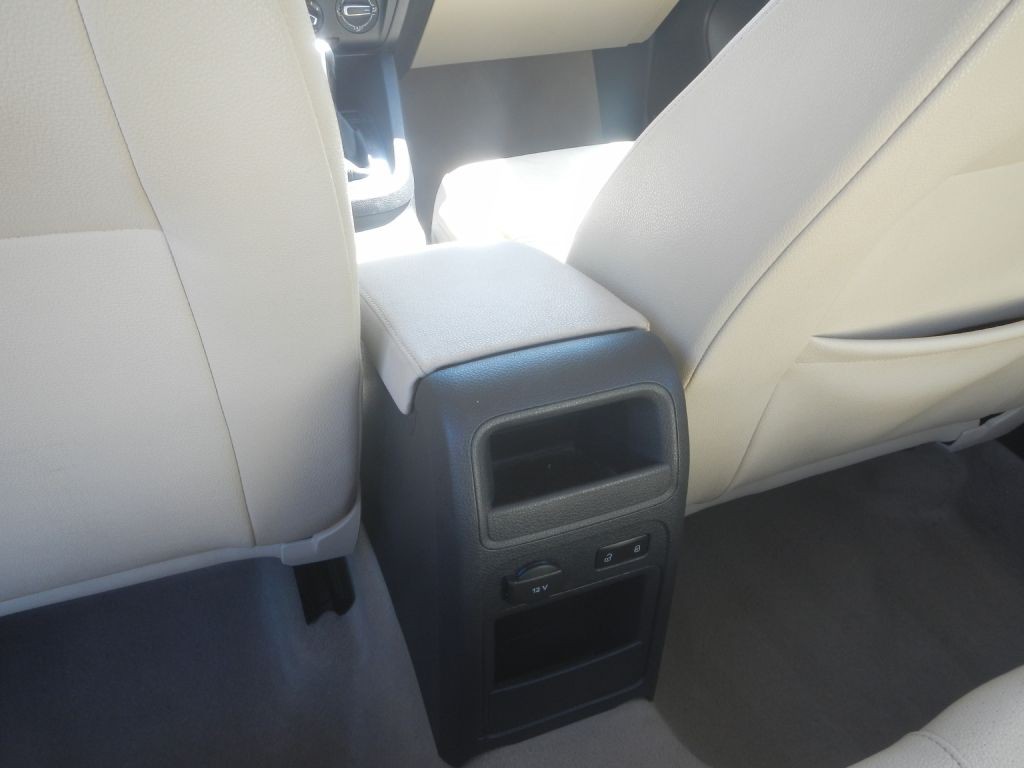 2011 Volkswagen Jetta Image 37