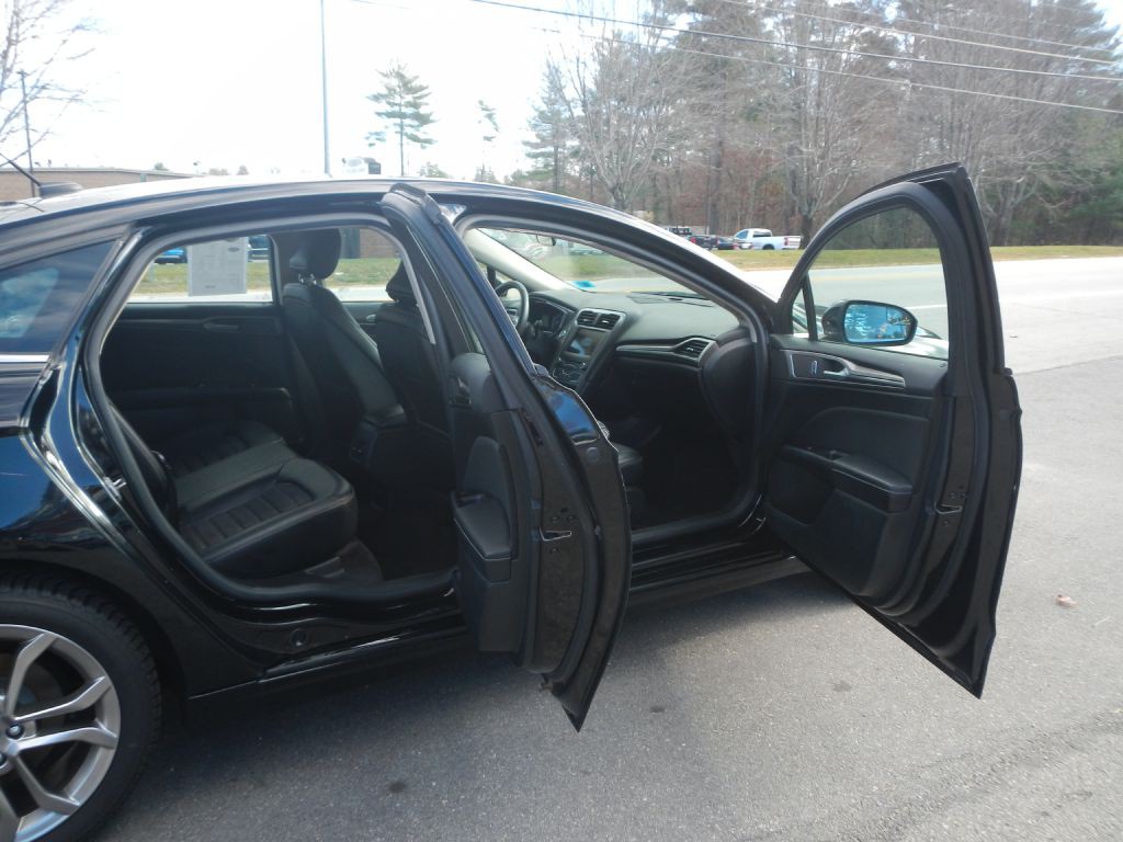 2017 Ford Fusion Image 12