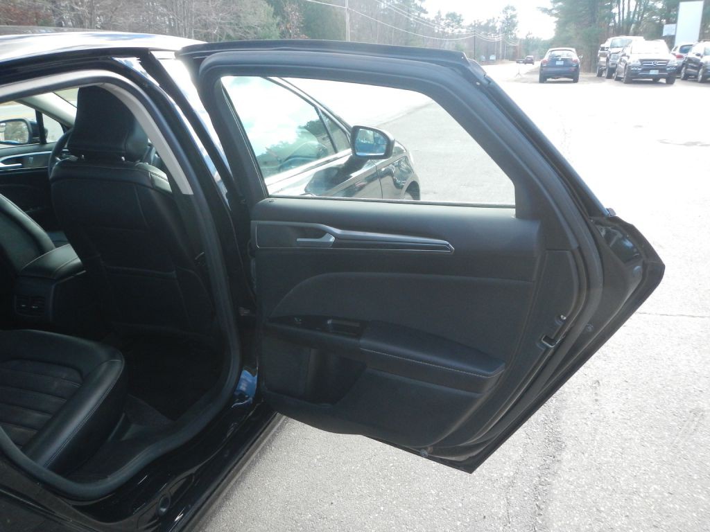 2017 Ford Fusion Image 18