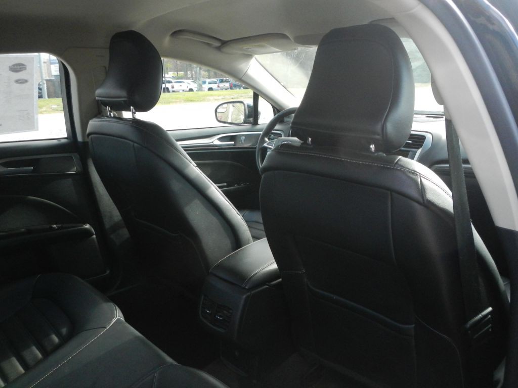 2017 Ford Fusion Image 19