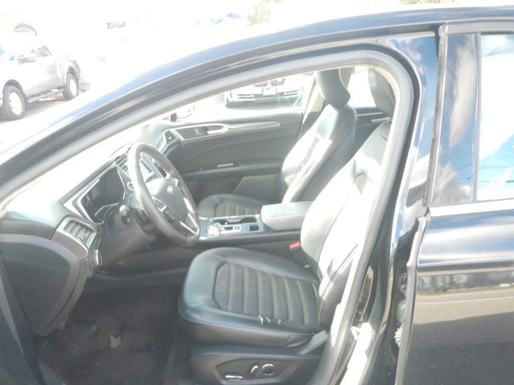 2017 Ford Fusion Image 33