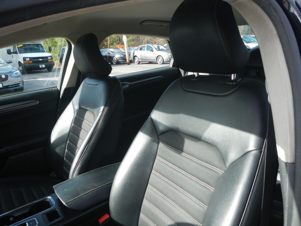 2017 Ford Fusion Image 34