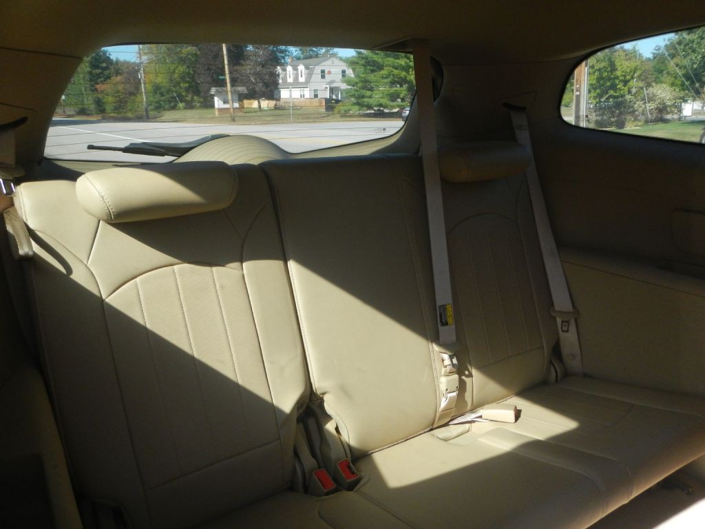 2012 Buick Enclave Image 9