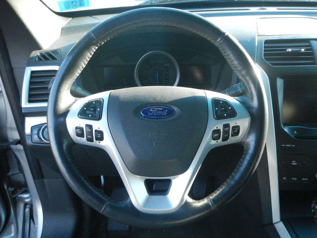 2014 Ford Explorer Image 16
