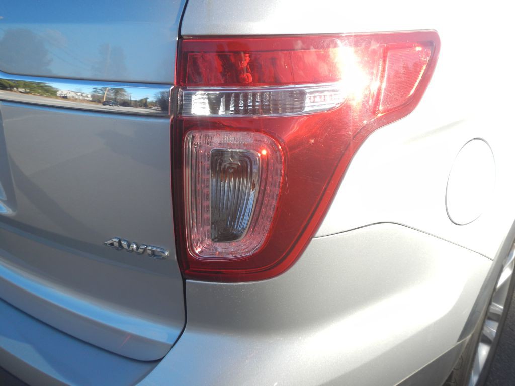 2014 Ford Explorer Image 28