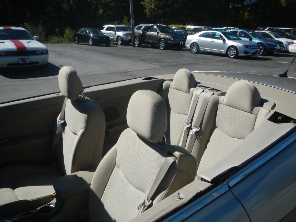 2014 Chrysler 200 Image 4