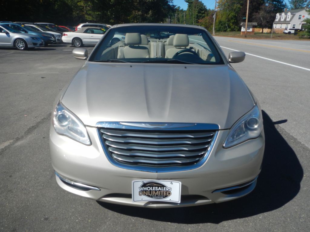 2014 Chrysler 200 Image 7