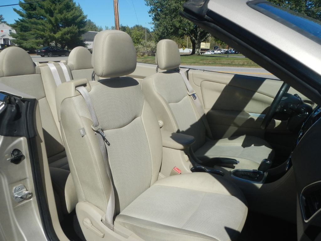 2014 Chrysler 200 Image 15