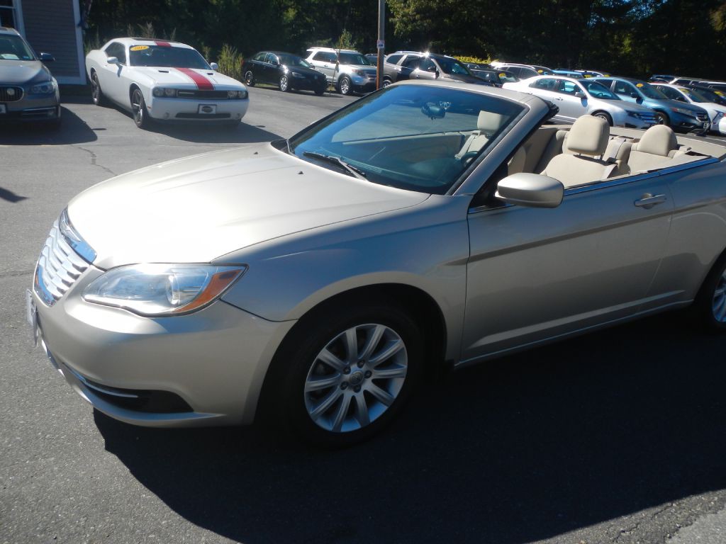 2014 Chrysler 200 Image 26