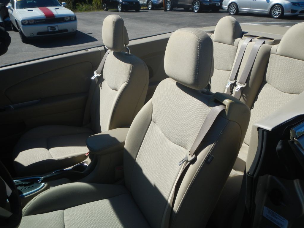 2014 Chrysler 200 Image 30