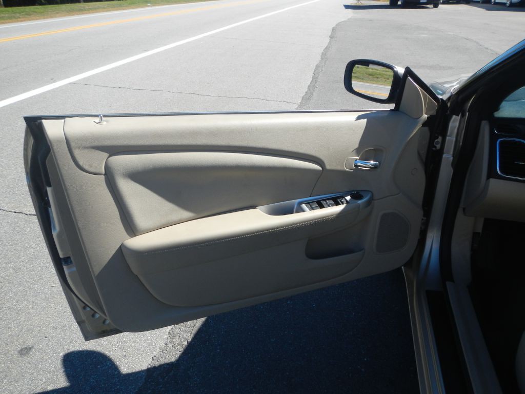 2014 Chrysler 200 Image 31