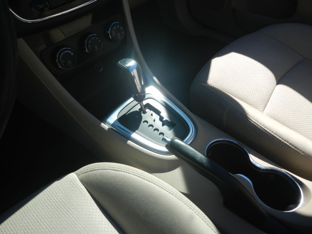 2014 Chrysler 200 Image 35