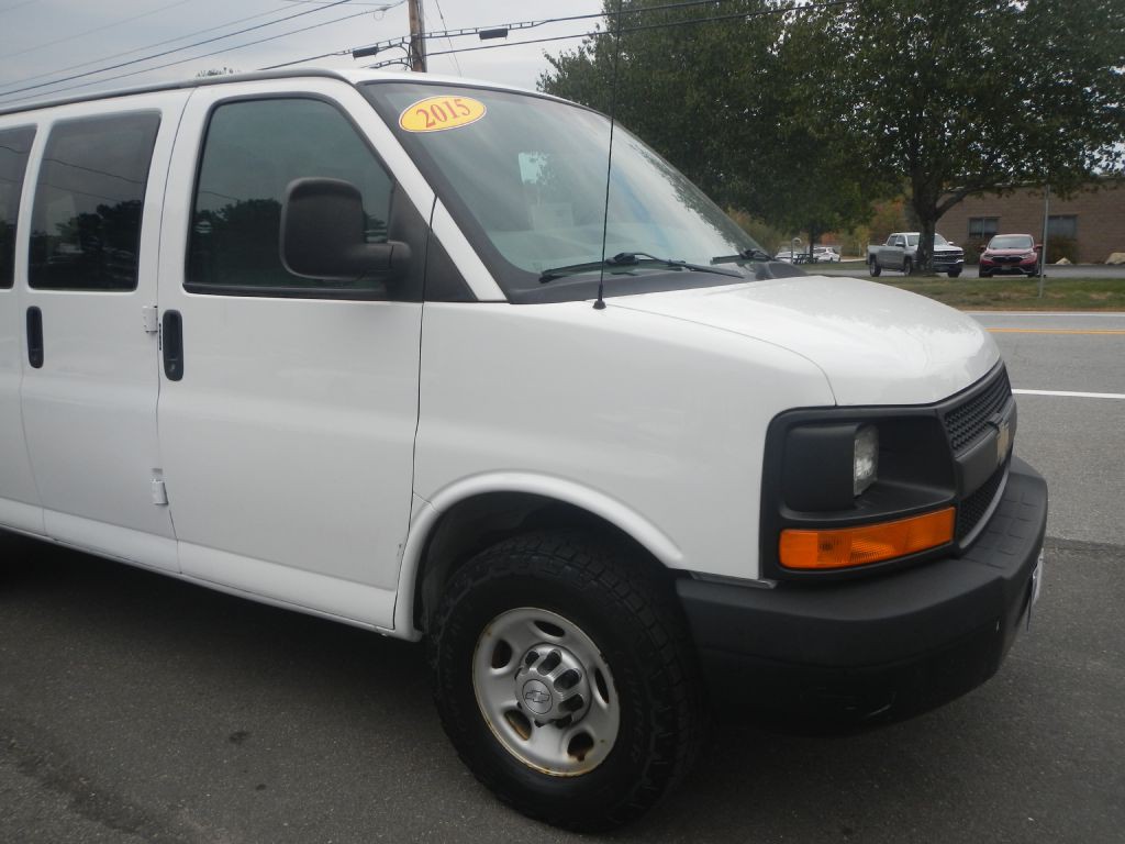2015 Chevrolet Express Image 12