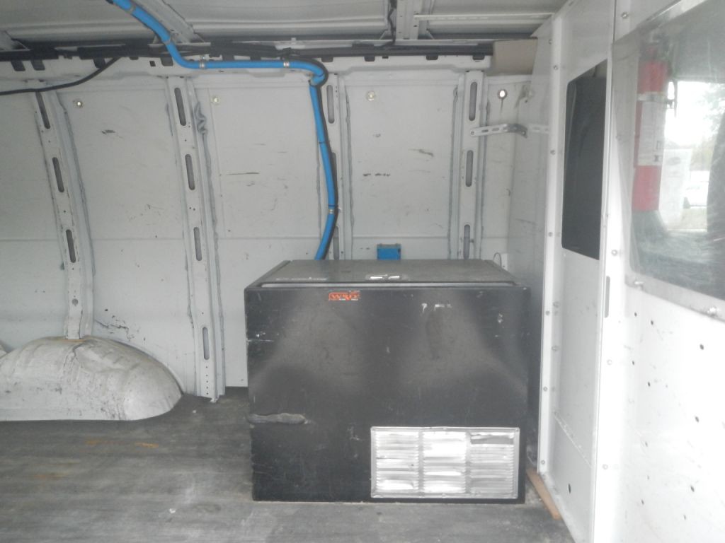 2015 Chevrolet Express Image 24