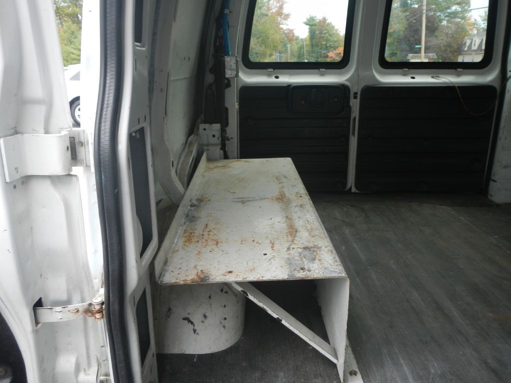 2015 Chevrolet Express Image 25