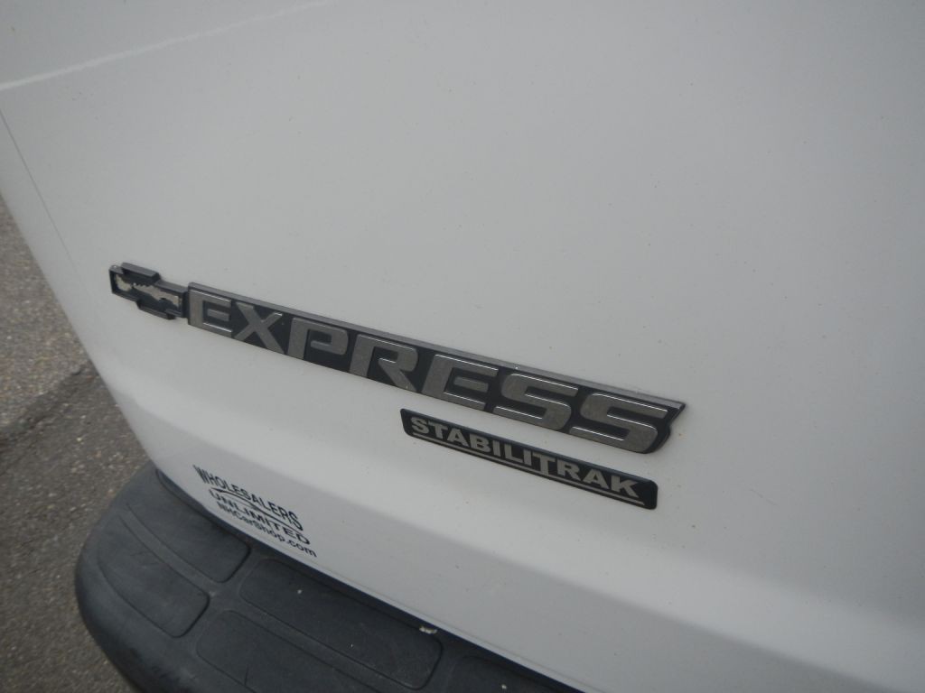2015 Chevrolet Express Image 28