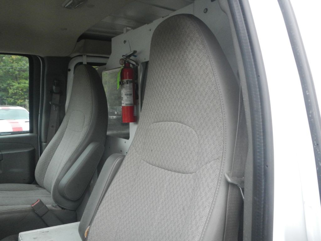 2015 Chevrolet Express Image 38