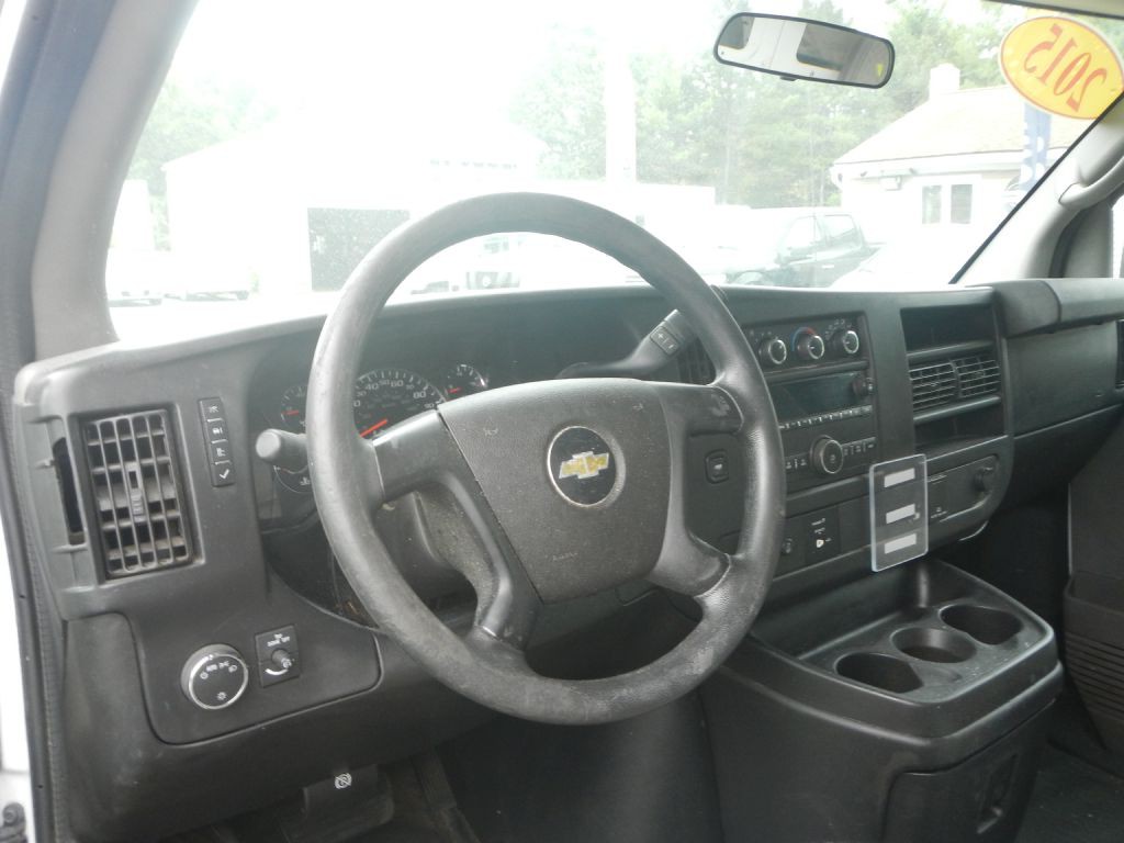 2015 Chevrolet Express Image 41
