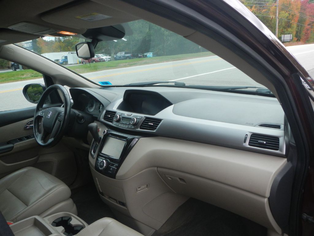 2015 Honda Odyssey Image 4