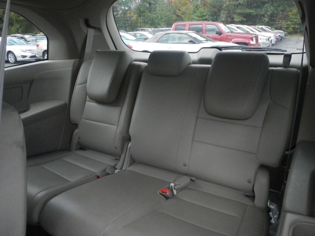 2015 Honda Odyssey Image 9
