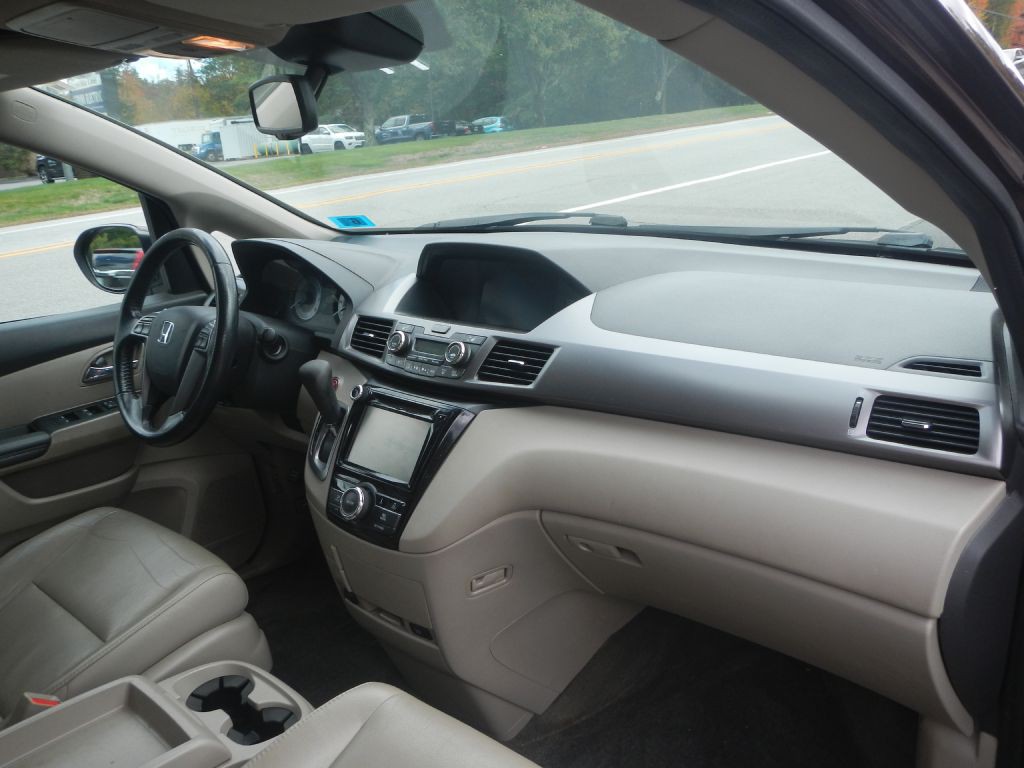2015 Honda Odyssey Image 16