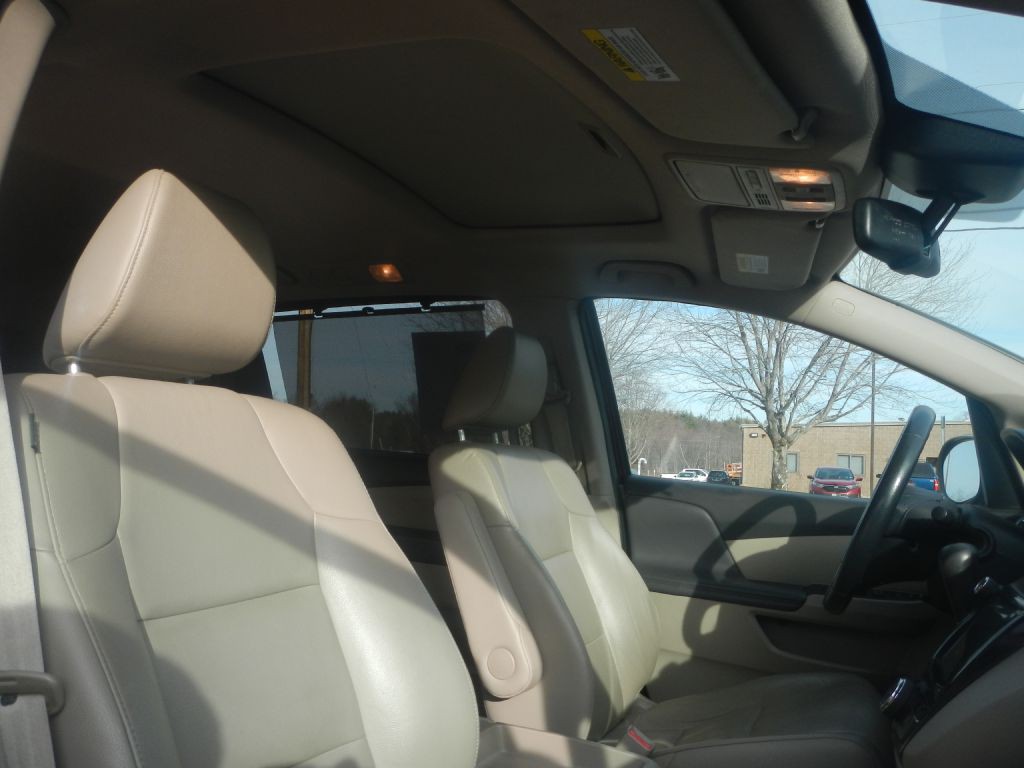 2015 Honda Odyssey Image 4