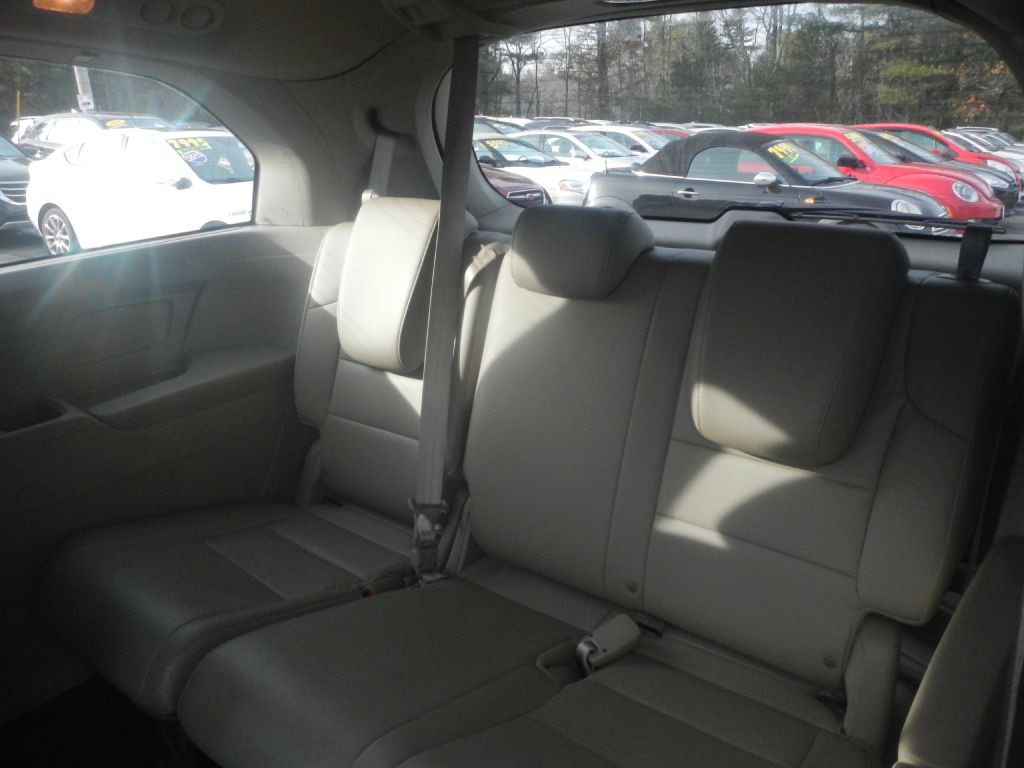 2015 Honda Odyssey Image 9