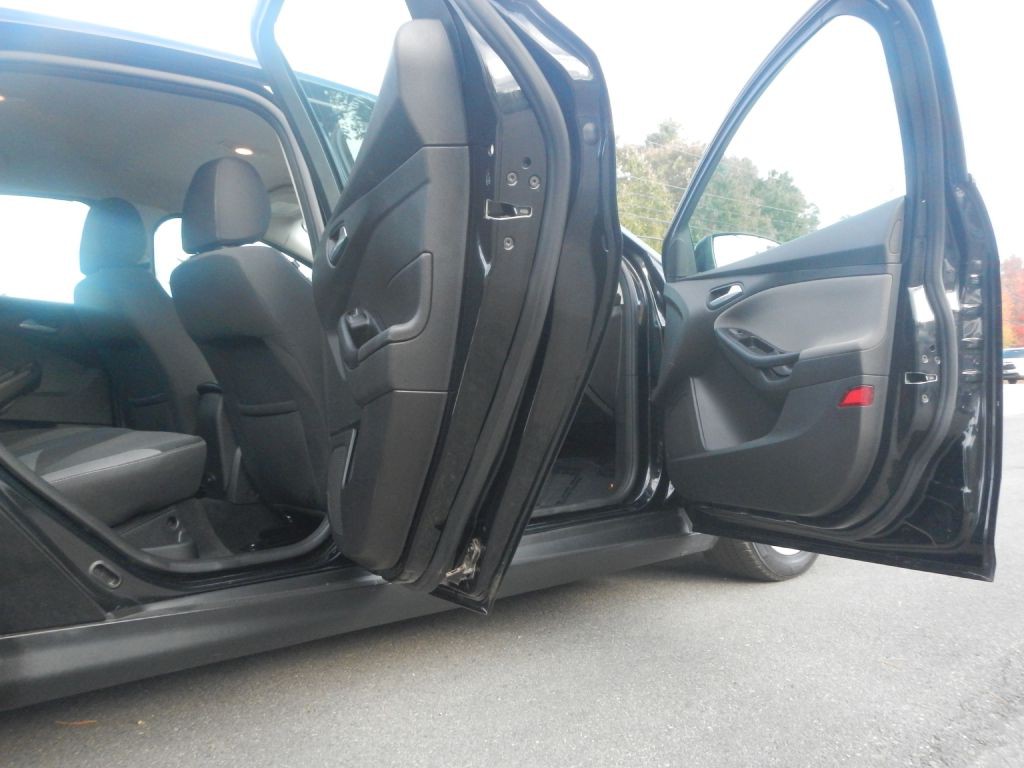 2014 Ford Focus Image 17