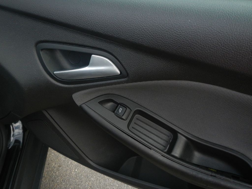 2014 Ford Focus Image 19