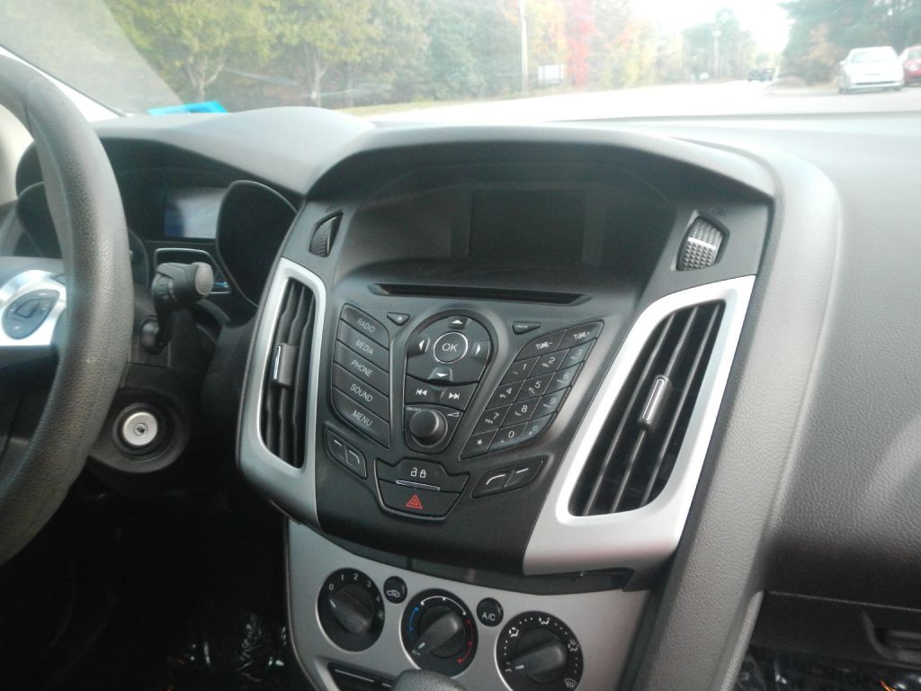 2014 Ford Focus Image 23