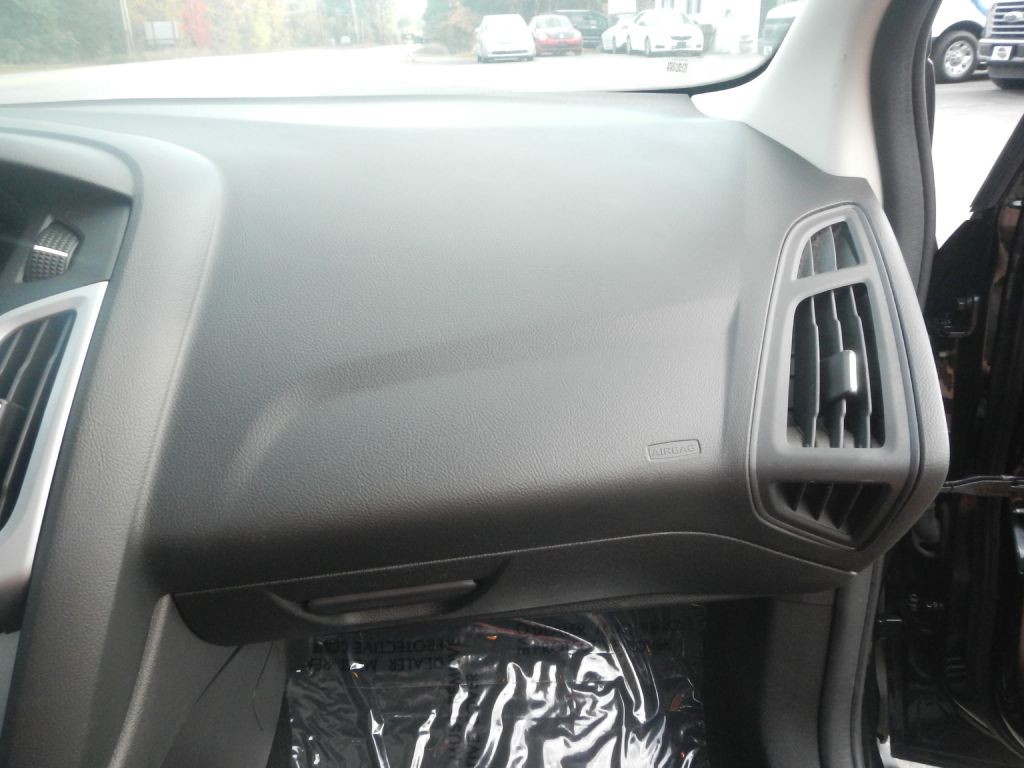 2014 Ford Focus Image 25