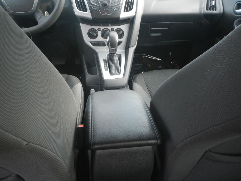 2014 Ford Focus Image 44