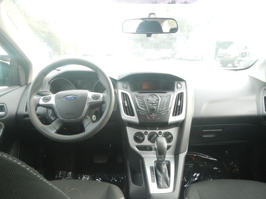 2014 Ford Focus Image 45